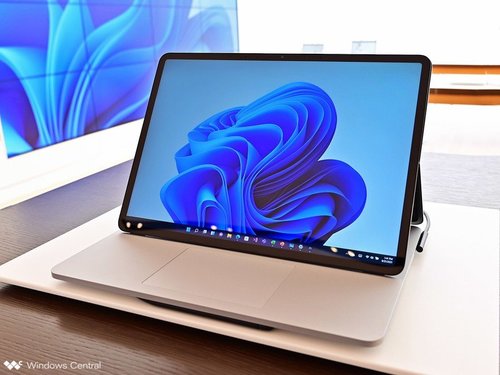Surface Laptop Studio - i7/32GB/2TB/NVIDIA RTX A2000 - Win 11 Pro
